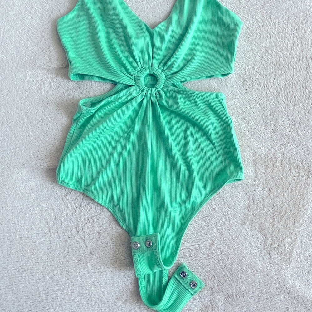 Brand New vibrant green body suit/leotard - Picture 2 of 3